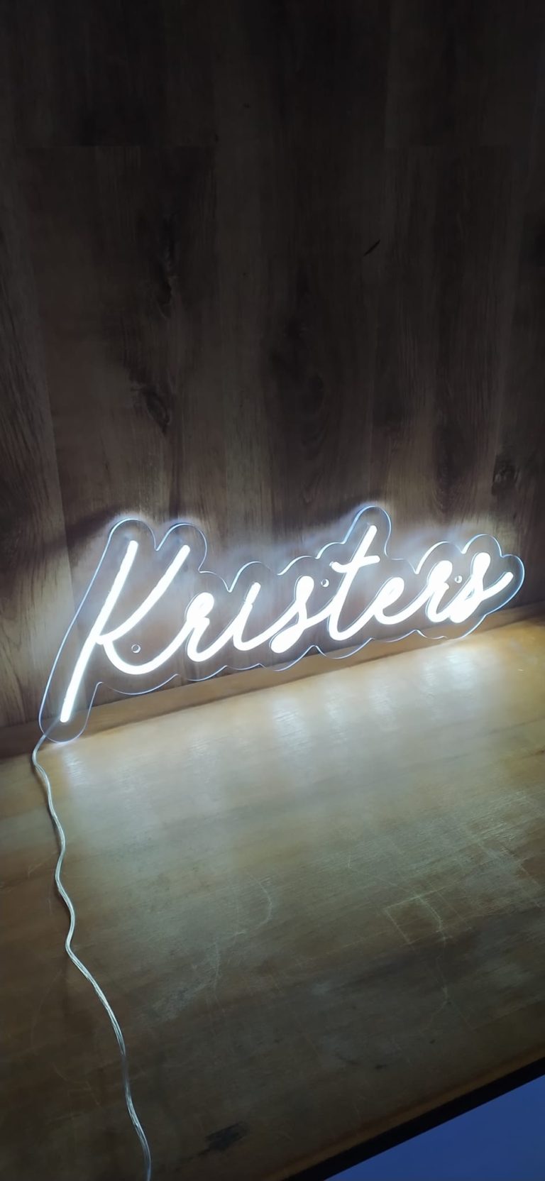 pielāgotas neona zīmes, personalizētas. LED neons, pēc pasūtījuma, neona izkārtnes industar, Custom LED neon sign, Индивидуальная светодиодная неоновая вывеска, Individuāla LED neona izkārtne,